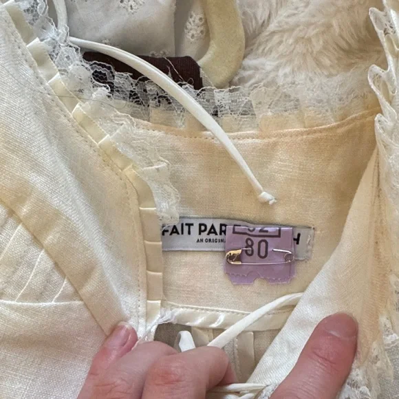 Lace-Trim White Linen Corset Tank Top - Picture 4 of 5